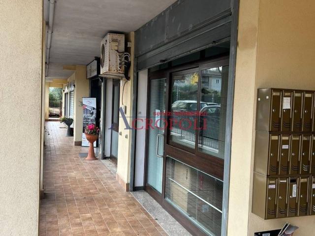 Ufficio in vendita a Bracciano Due, Roma Capitale