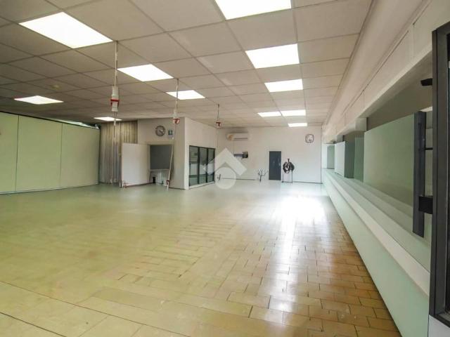 Ufficio in vendita a Brembate, Lombardia