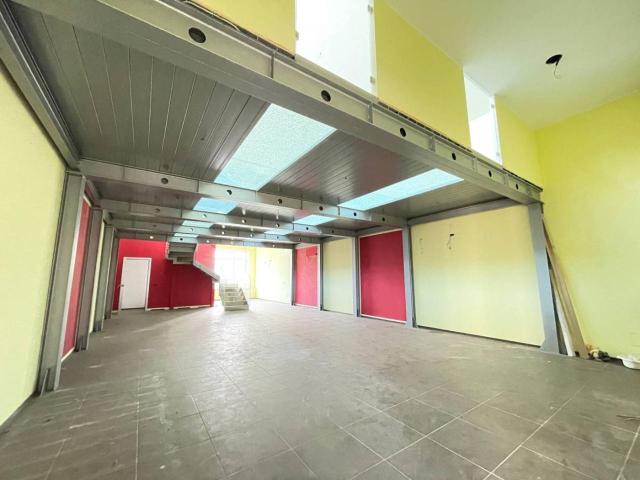 Ufficio in vendita a Brembate Di Sopra, Lombardia