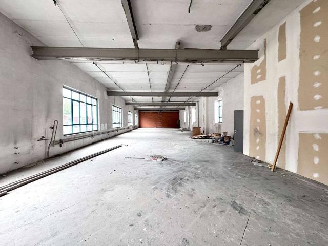 Ufficio in vendita a Brembate Di Sopra, Lombardia