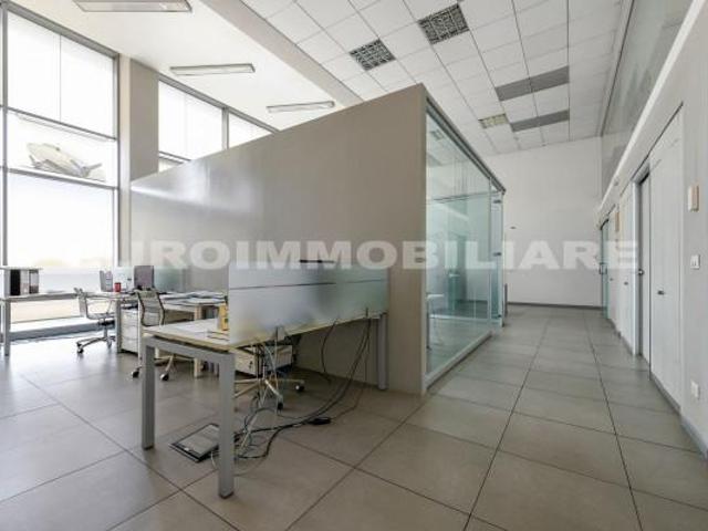 Ufficio in vendita a Zona Sud, Brescia
