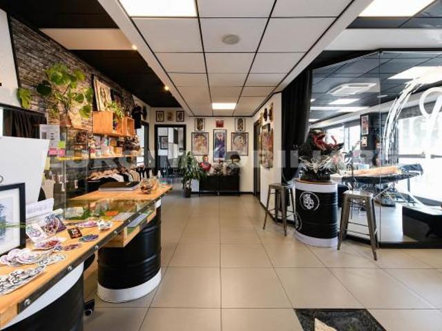 Ufficio in vendita a Zona Sud, Brescia