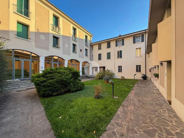 Ufficio in vendita a Zona Sud, Brescia