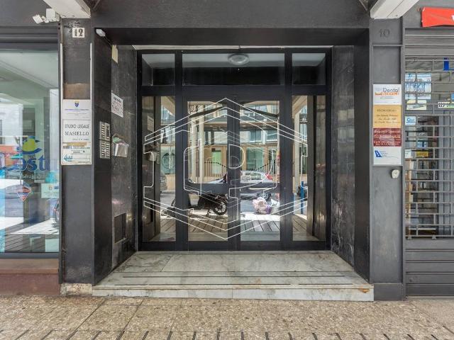 Ufficio in vendita a Centro, Puglia