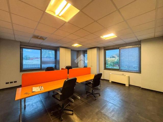 Ufficio in vendita a Brugherio, Lombardia