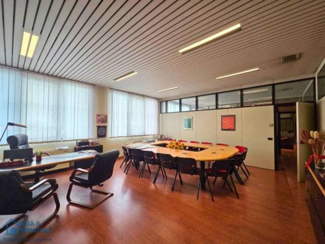 Ufficio in vendita a Moncucco, Brugherio