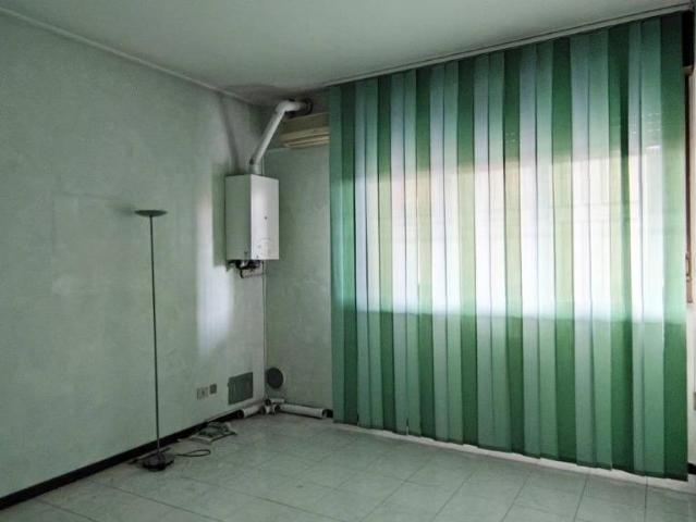 Ufficio in vendita a Moncucco, Brugherio