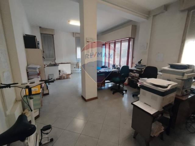 Ufficio in vendita a Moncucco, Brugherio