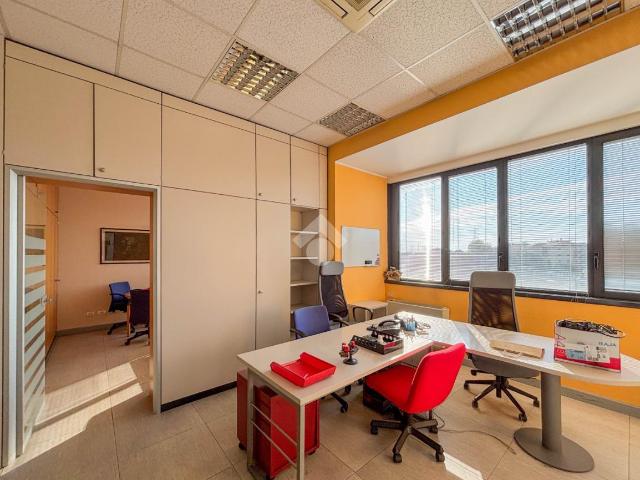 Ufficio in vendita a Baraggia, Brugherio