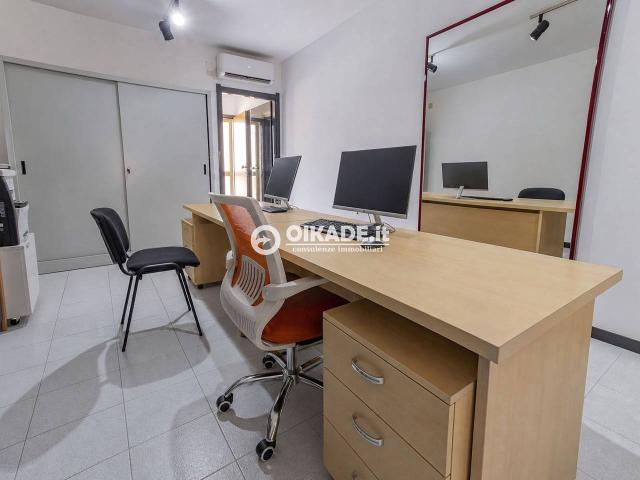 Ufficio in vendita a Monteleone - Santa Rosalia, Cagliari