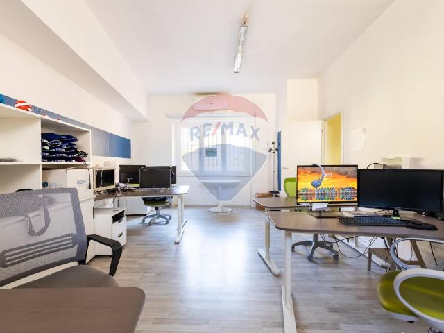 Ufficio in vendita a Stampaxi/Stampace, Cagliari