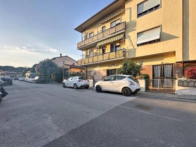 Ufficio in vendita a Calcinaia, Toscana
