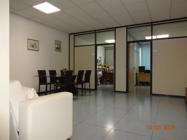 Ufficio in vendita a Calenzano, Toscana