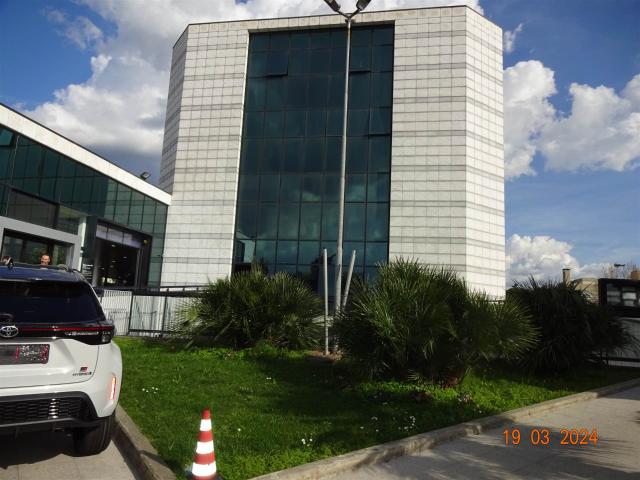 Ufficio in vendita a Calenzano, Toscana