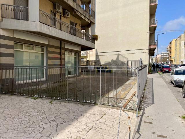 Ufficio in vendita a Caltagirone, Sicilia