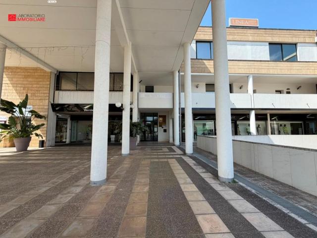 Ufficio in vendita a Puglia, Lecce