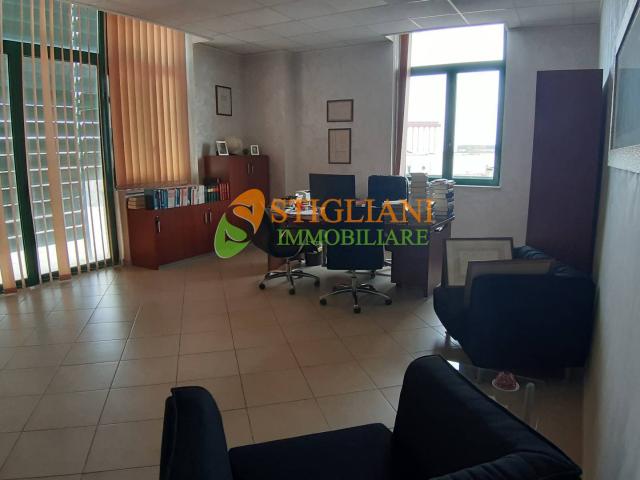 Ufficio in vendita a Campobasso, Molise