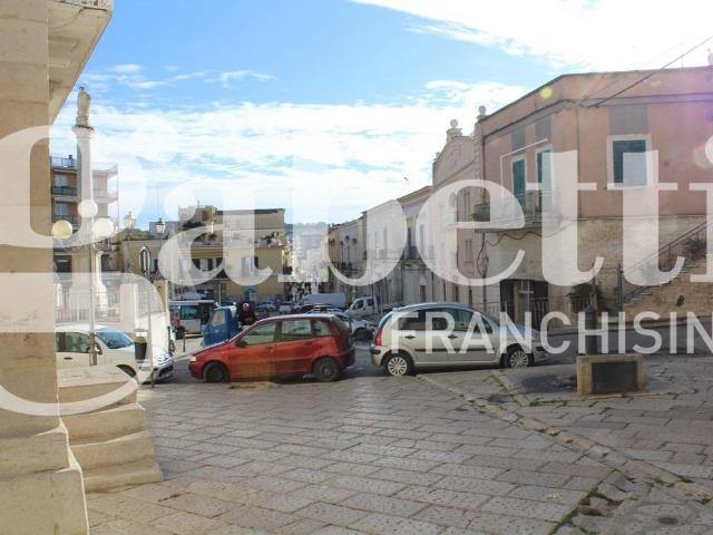 Ufficio in vendita a Puglia, Barletta-andria-trani
