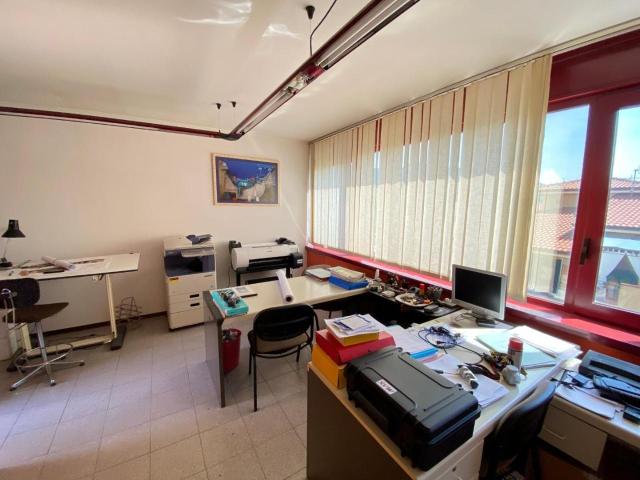 Ufficio in vendita a Capannori, Toscana