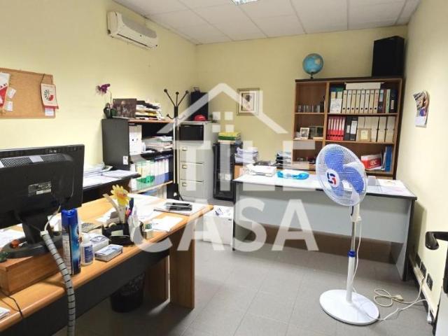 Ufficio in vendita a San Colombano, Capannori