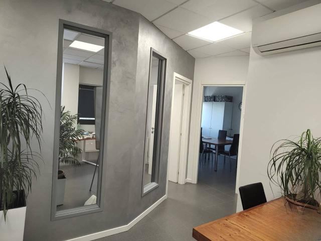 Ufficio in vendita a San Colombano, Capannori
