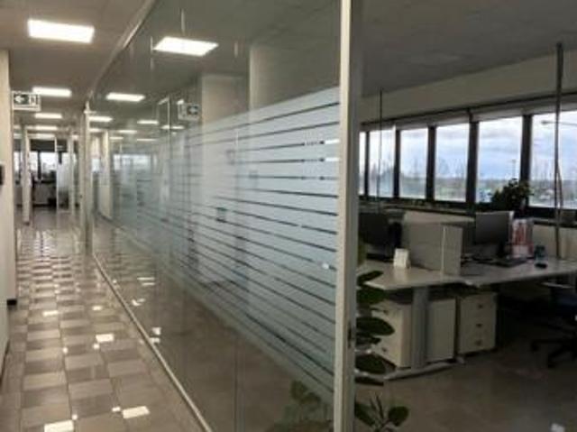 Ufficio in vendita a Caponago, Lombardia