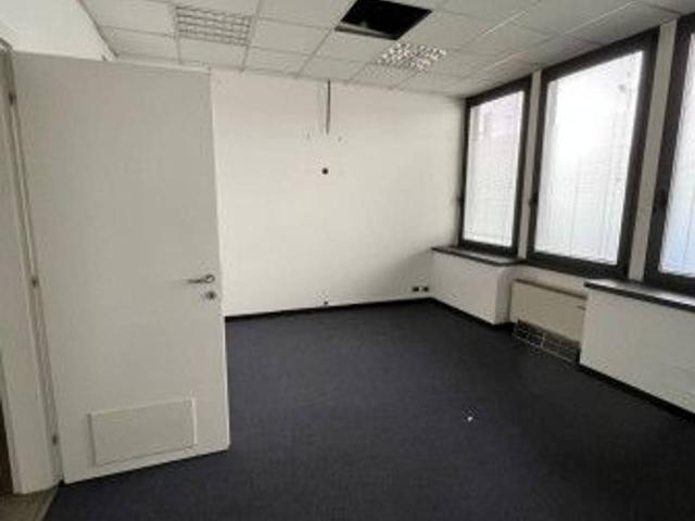 Ufficio in vendita a Caponago, Lombardia