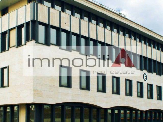 Ufficio in vendita a Caponago, Lombardia