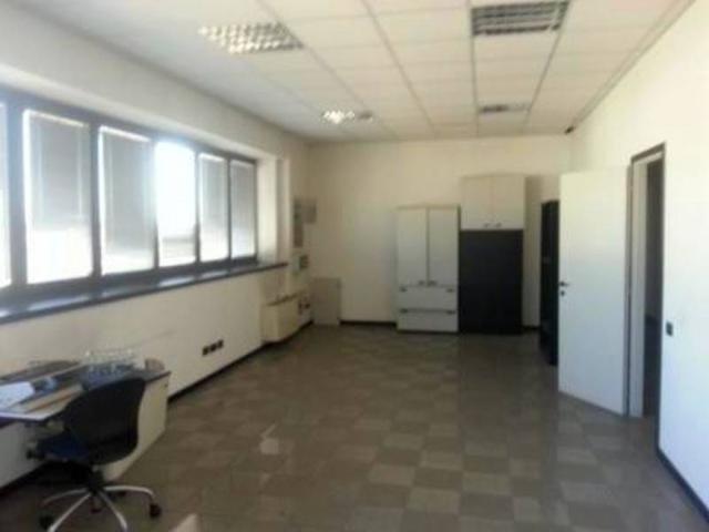 Ufficio in vendita a Caponago, Lombardia