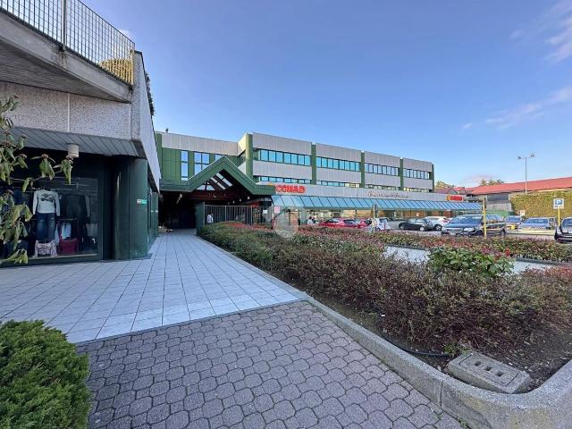 Ufficio in vendita a Carate Brianza, Monza-brianza