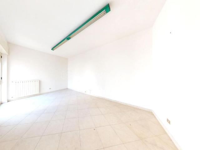 Ufficio in vendita a Puglia, Lecce