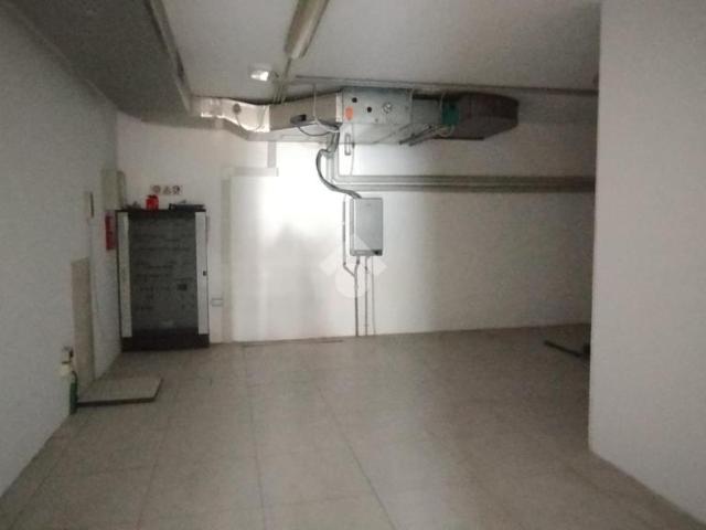 Ufficio in vendita a Cassina Pertusella, Caronno Pertusella