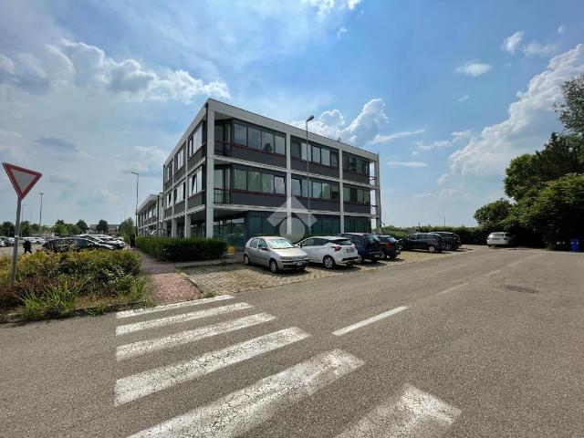 Ufficio in vendita a Carpi, Modena