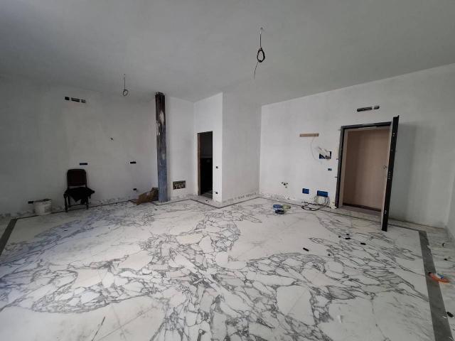 Ufficio in vendita a Fabbrica, Carrara