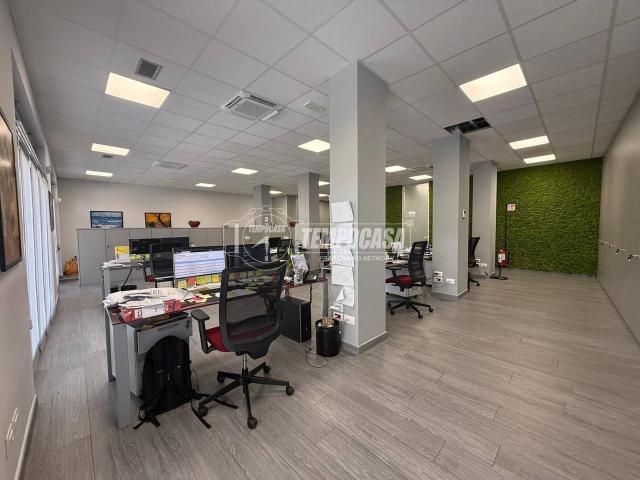Ufficio in vendita a Casalgrande-Boglioni, Casalgrande
