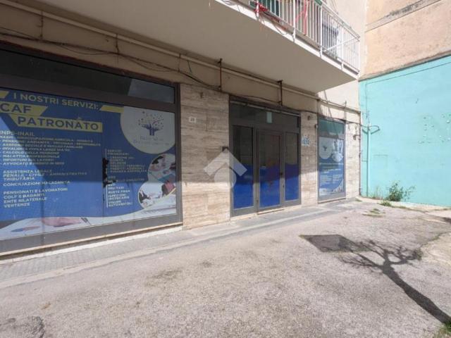 Ufficio in vendita a Casavatore, Campania