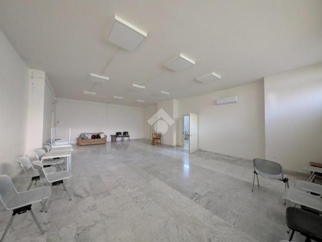 Ufficio in vendita a Caserta