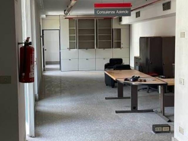 Ufficio in vendita a La Chiusa, Casteggio