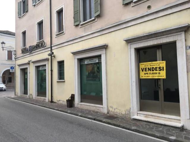Ufficio in vendita a Castel Goffredo, Lombardia