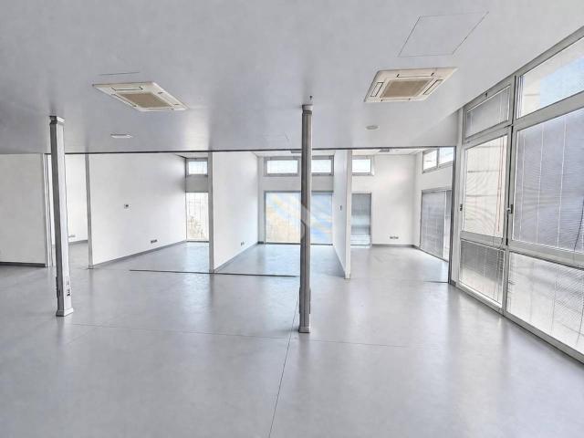 Ufficio in vendita a Castelfranco Veneto, Veneto
