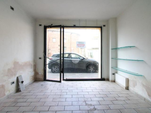 Ufficio in vendita a Castelleone, Lombardia