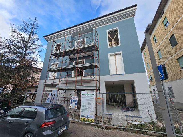 Ufficio in vendita a Marche, Macerata