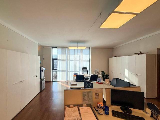 Ufficio in vendita a Castiglione Delle Stiviere, Lombardia