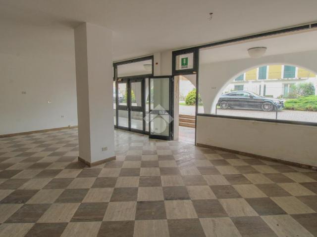 Ufficio in vendita a Castrezzato, Lombardia
