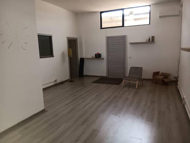 Ufficio in vendita a Puglia, Lecce
