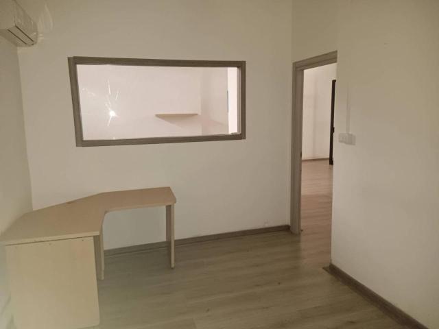 Ufficio in vendita a Puglia, Lecce