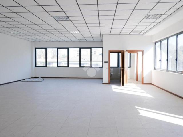 Ufficio in vendita a Cavenago Brianza, Lombardia