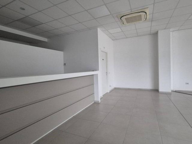 Ufficio in vendita a Unione Comuni Modenesi Area Nord, Cavezzo