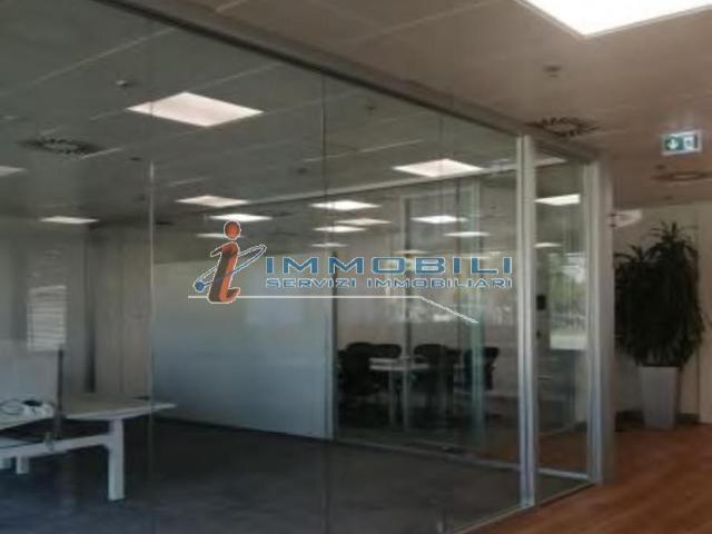 Ufficio in vendita a Ronco, Cernusco Sul Naviglio