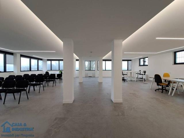 Ufficio in vendita a Cernusco Sul Naviglio, Lombardia